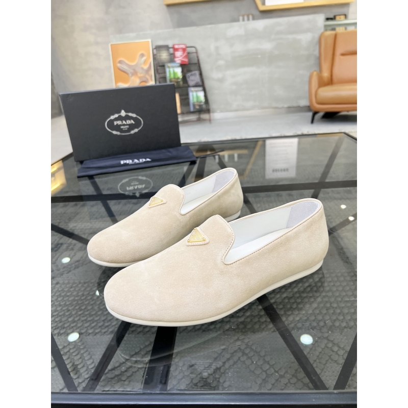 Pra*a leather shoes